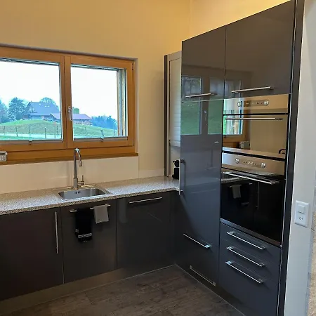 Gaestehaus Myhideaway בקתה *