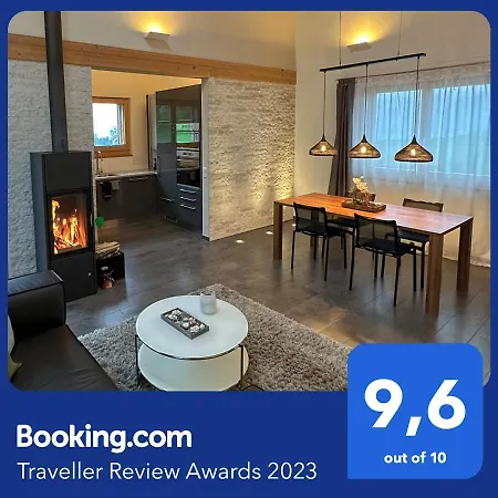 Gaestehaus Myhideaway בקתה *