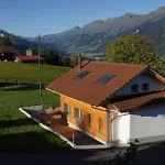 Chalet Gaestehaus Myhideaway Reichenbach im Kandertal