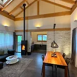 Chalet Gaestehaus Myhideaway Reichenbach im Kandertal